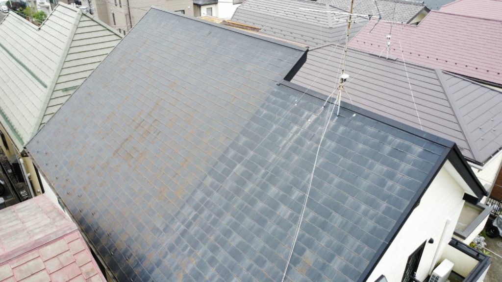 塗装工事前の屋根の写真です。