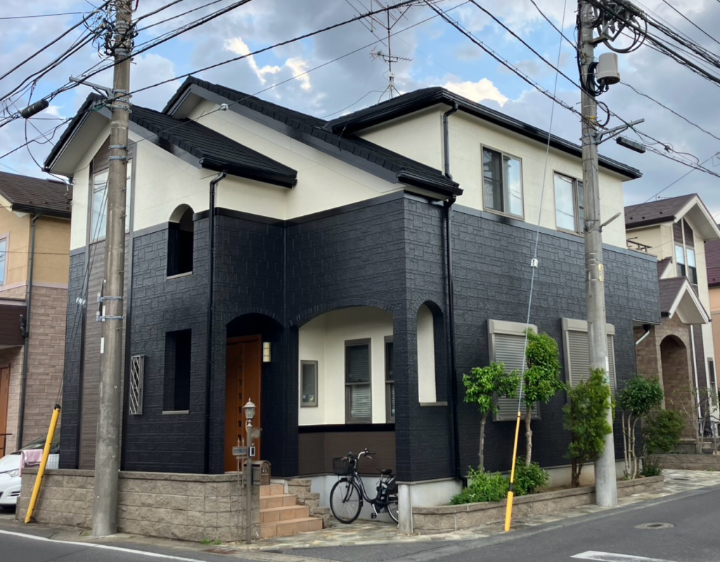 【松戸市 屋根カバー 外壁塗装】築19年 超低汚染リファインとディプロマットで高耐久リフォーム|M様邸施工事例