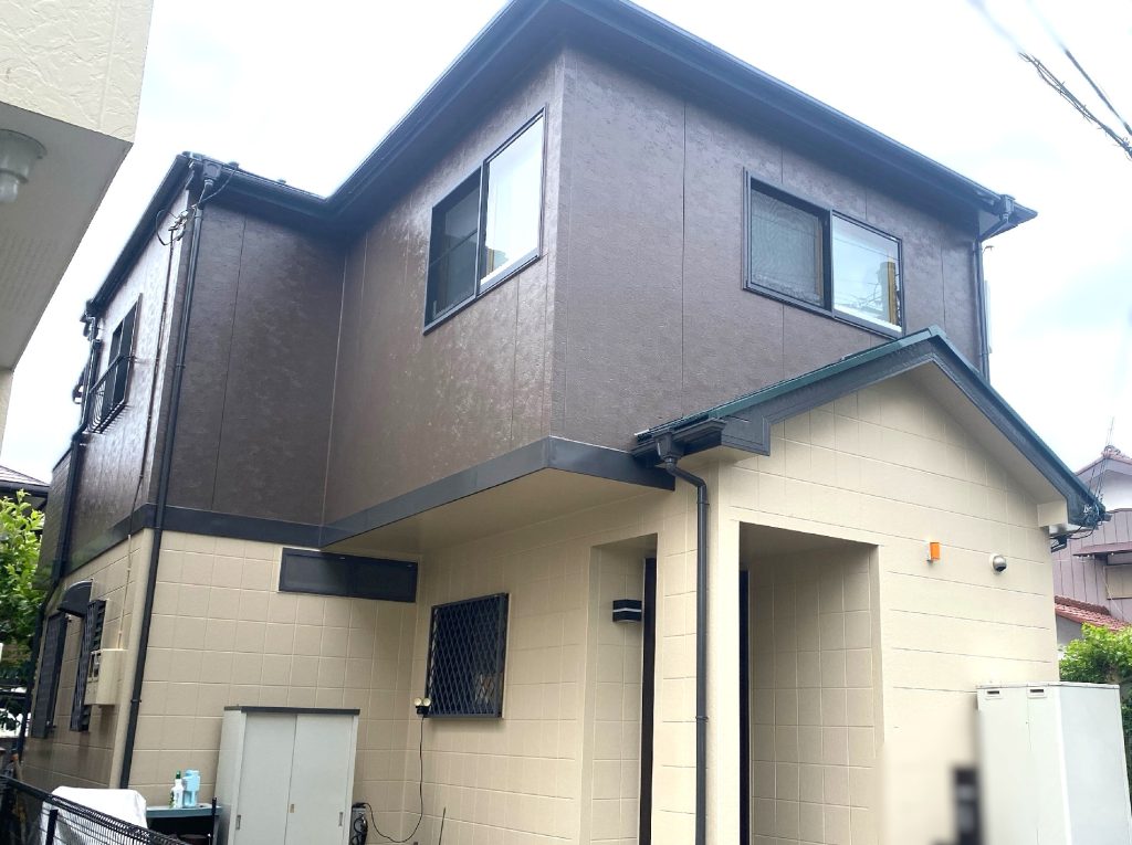 【市川市宮久保 外壁・屋根塗装】2度目のご依頼。超低汚染フッ素塗料のツートンカラー仕上げと内窓設置で快適な住まいへ|K様邸施工事例