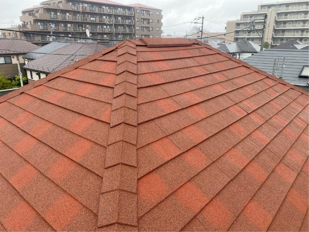 【千葉県船橋市習志野台】築21年のスレート屋根をメンテナンス。ディプロマットを用いた屋根カバー工法|T様邸